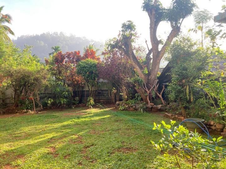 Lake Round Residence Kandy Extérieur photo